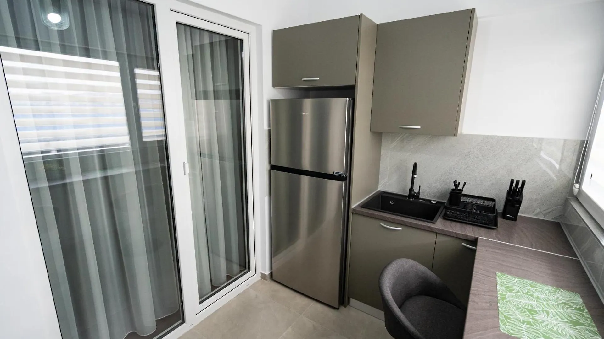 Central Comfort 2-Room 10 Min To Parliament And Old Town Bukarest Lägenhet