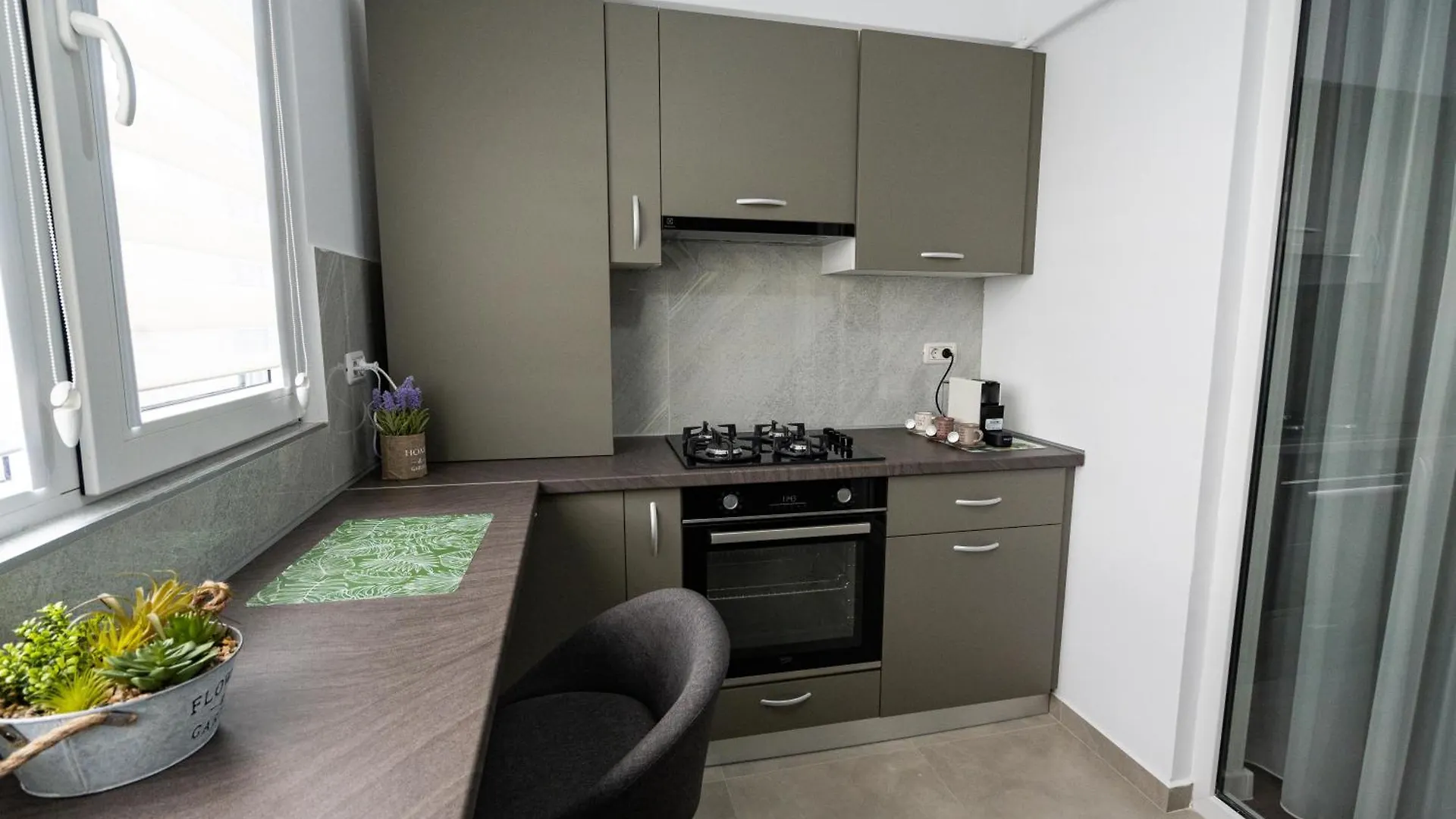 Central Comfort 2-Room 10 Min To Parliament And Old Town Bukarest 0*,